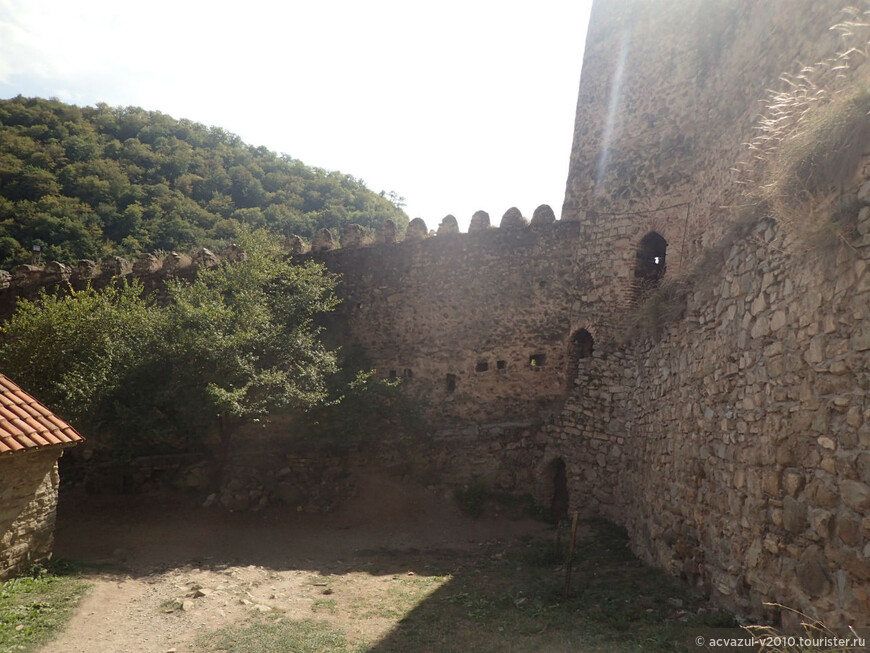 В крепости Ананури 