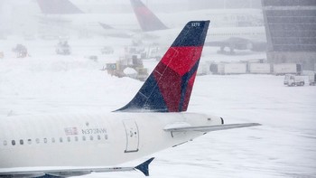 В США из-за снежной бури отменены 1200 авиарейсов 