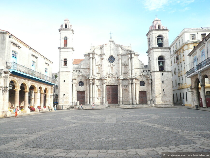 Кафедральный собор на Plaza de la Catedral .