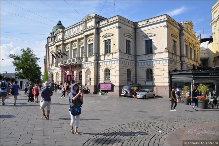 «Старый дом студента», собственность Союза студентов университета Хельсинки. Здание в стиле нео-ренессанса построено в 1870 г. Используется для проведения праздников и концертов.