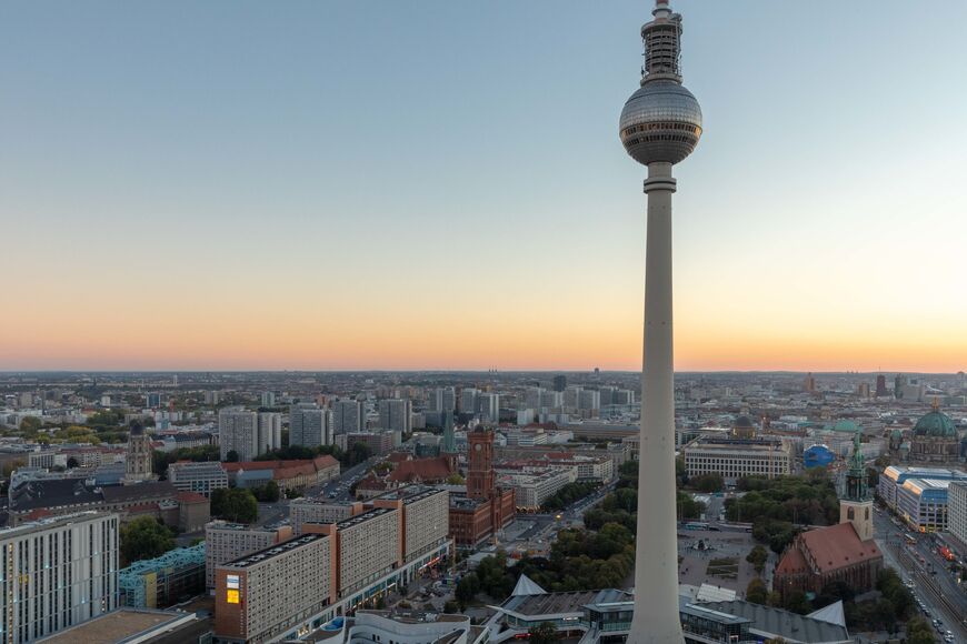 Вид на площадь и Берлинскую телебашню