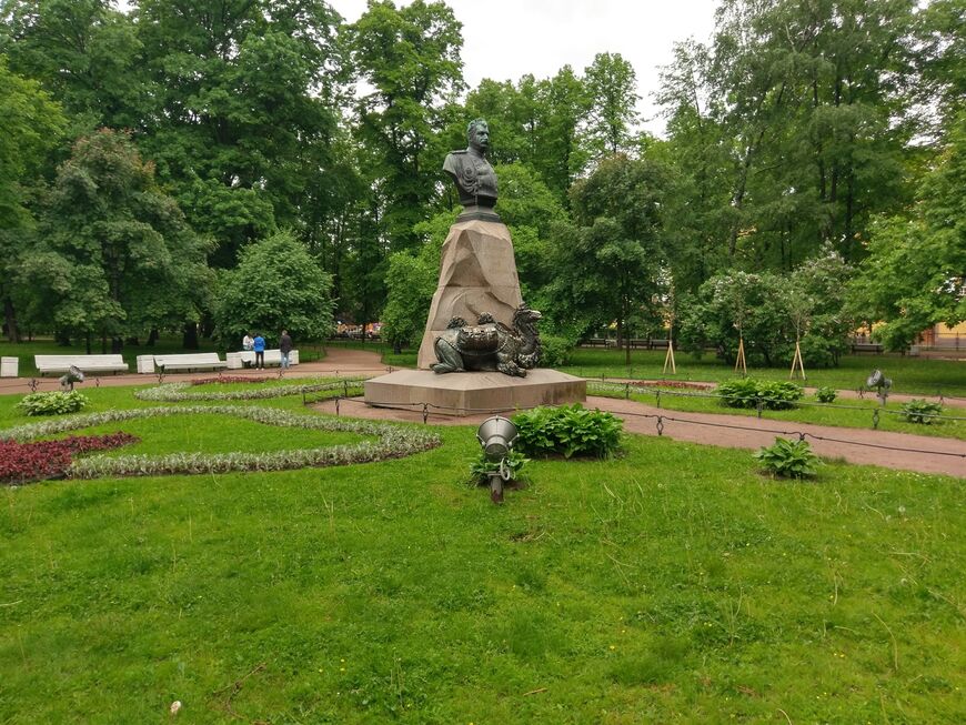 Александровский сад возле Сенатской площади