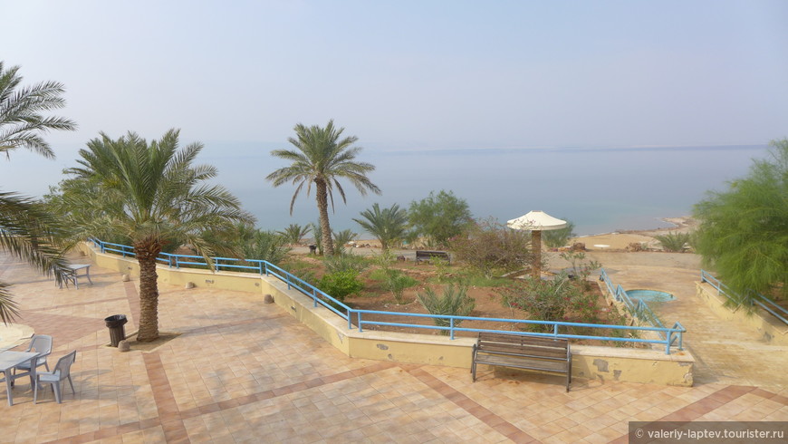 Отдых на пляже Мертвого моря в Иордании