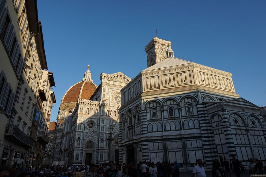 Пьяцца дель Дуомо во Флоренции (Piazza del Duomo)