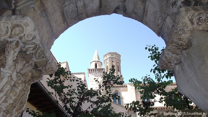 Романский Клаустро Собора (Claustro Románico)