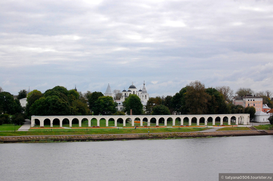 Вид на Ярославово дворище