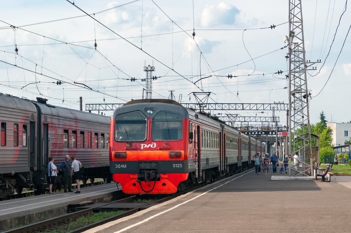 Новый поезд кострома. Железнодорожный вокзал Кострома. Кострома новая ЖД вокзал. Костромской вокзал. Эд4м 0125.