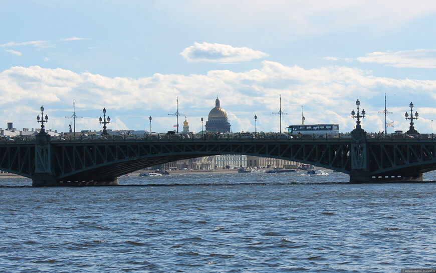 Вид на Троицкий мост и Исаакиевский собор