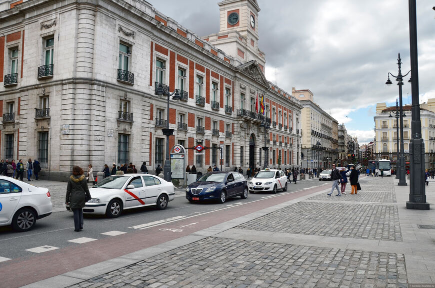 Площадь Пуэрта дель Соль в Мадриде (Puerta del Sol)