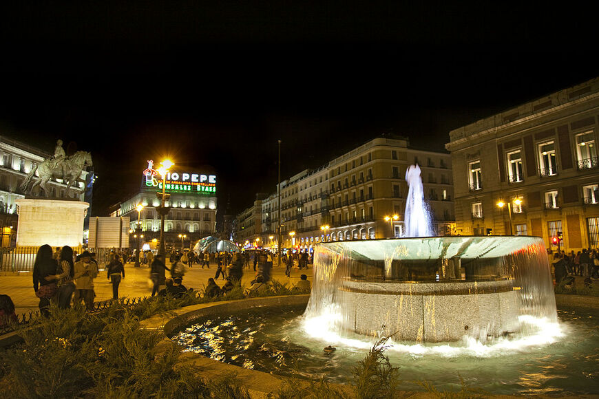 Площадь Пуэрта дель Соль в Мадриде (Puerta del Sol)