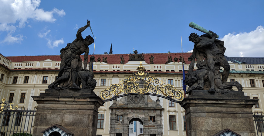 Старый королевский дворец в Праге