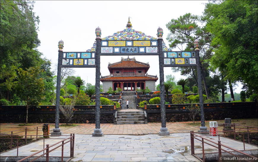 Наследие Хюэ — императорские гробницы и пагоды