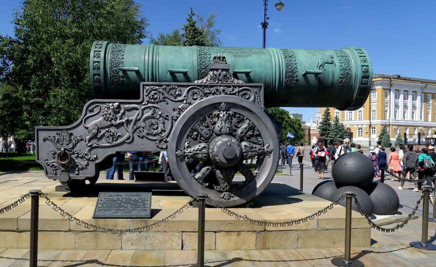 Царь-пушка в Москве