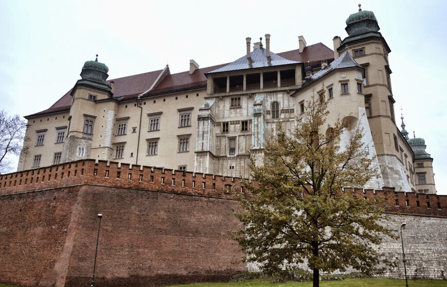 Вавельский королевский замок в Кракове (Zamek Królewski na Wawelu)