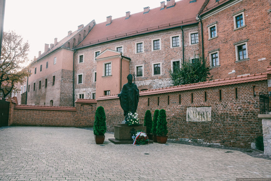 Вавельский королевский замок в Кракове (Zamek Królewski na Wawelu)