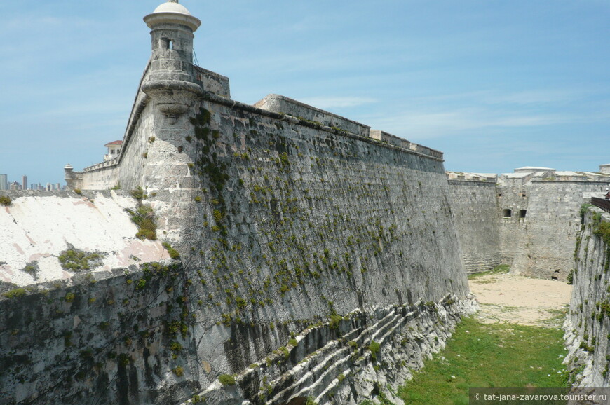 На территории форта Ла-Кабанья.