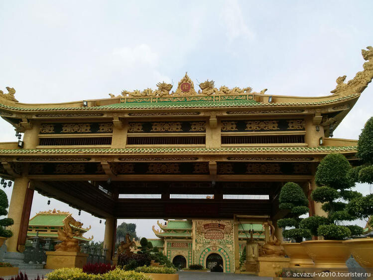 Вьетнамская и кмерская культовая архитектура и религия