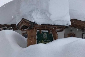 Пять человек стали жертвами снегопадов в Альпах 