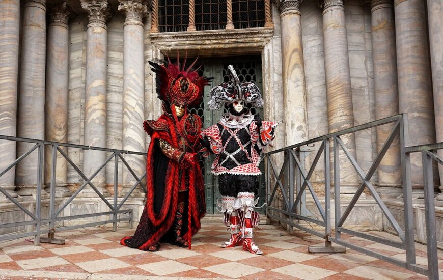 Карнавальные персонажи Венеции