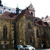 Соборы в Праге появляются в самых неожиданных местах