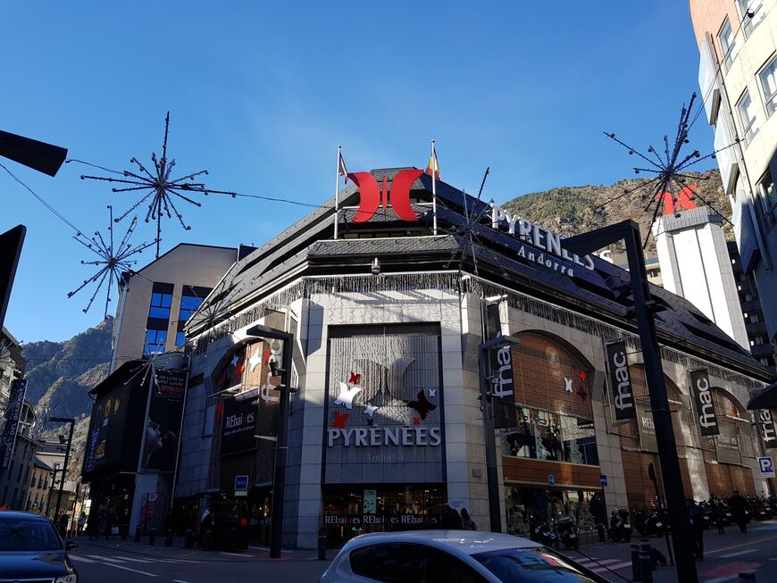 Торговый центр Pyrenees