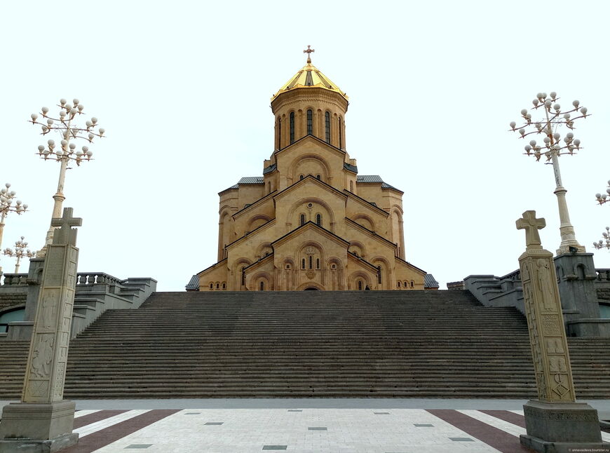 Собор Цминда Самеба в Тбилиси