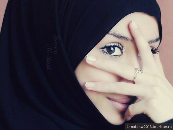  	Хиджаб – головной убор, оставляющий лицо открытым