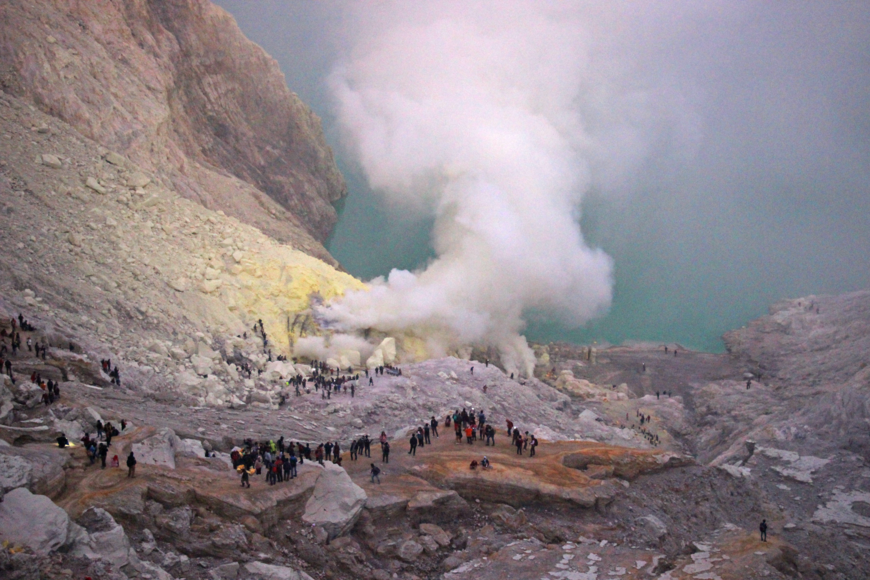 Похождения по действующему вулкану Иджен