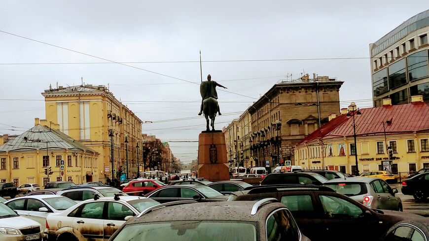 Площадь Александра Невского в Санкт-Петербурге