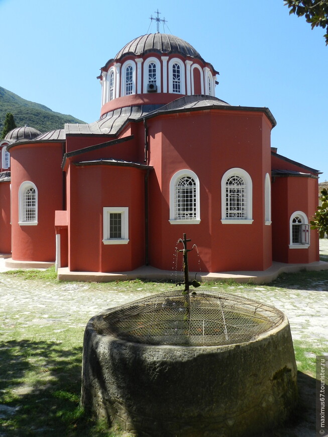 Великая Лавра — главный и самый первый монастырь Святой горы Афон