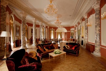 Эксперты назвали самые дорогие отели России