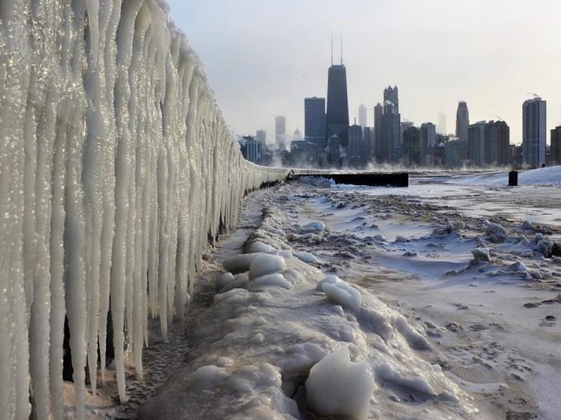 20 фотографий аномальных морозов в Америке и удивительных явлений, которые они порождают