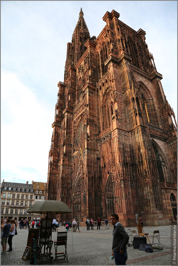 Высота Собора 142 метра и на протяжении четырех веков он был самым высоким Собором в Западной Европе