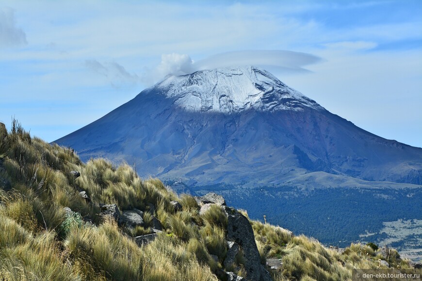 Вид на вулкан Попокатепетль с обзорной площадки вулкана Иста