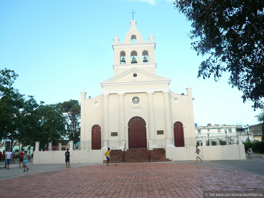 Церковь Nuestra Senora del Carmen.