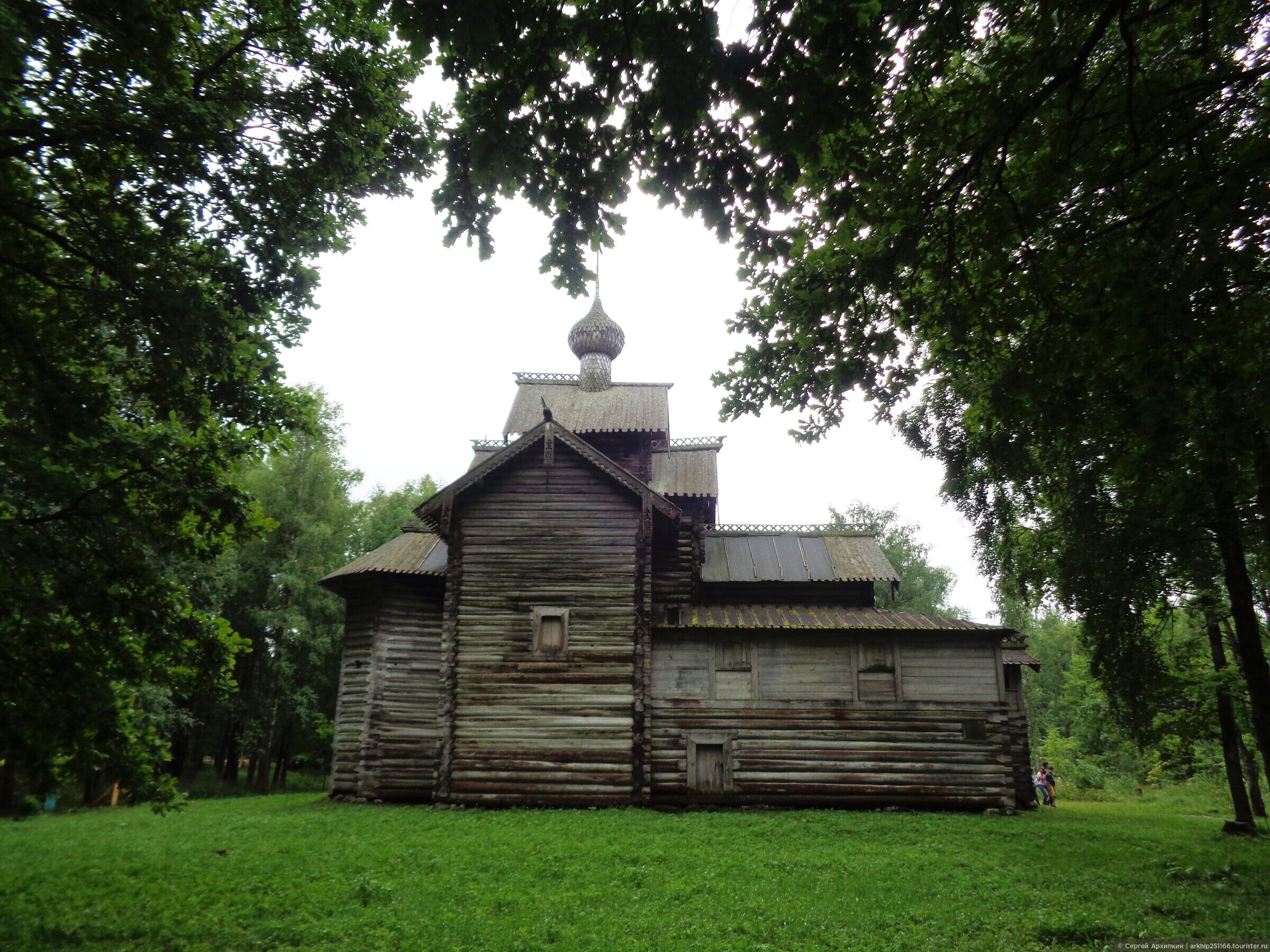Великий около