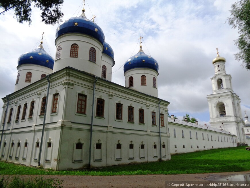 Лучшее возле Великого Новгорода — Витославлицы и Юрьев монастырь