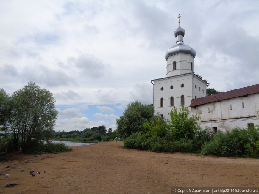 Лучшее возле Великого Новгорода — Витославлицы и Юрьев монастырь