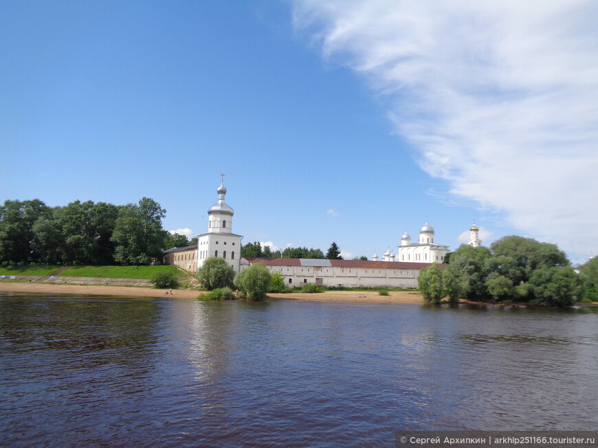 Лучшее возле Великого Новгорода — Витославлицы и Юрьев монастырь