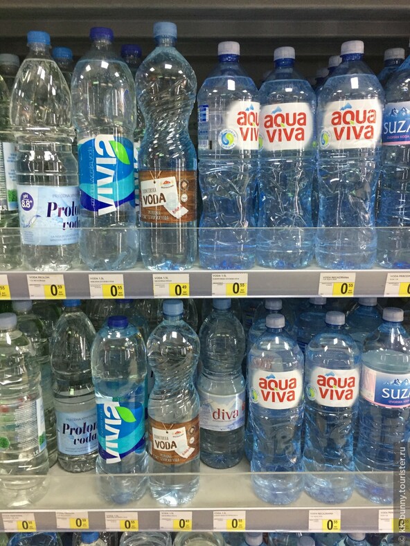 Как всегда цена за 1,5 литра воды (0,55 евро) почти такая же как и за маленькую бутылочку 0,5 л. (0,45 евро)