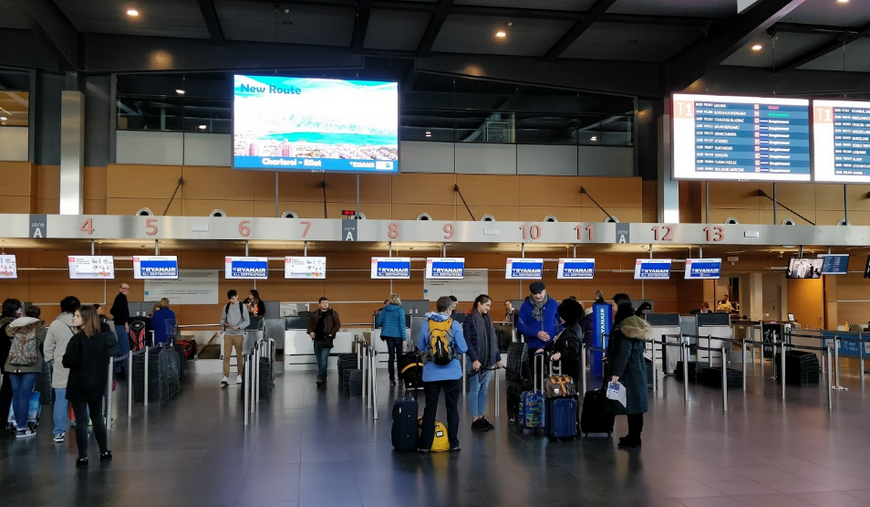 Стойки регистрации в аэропорту Шарлеруа