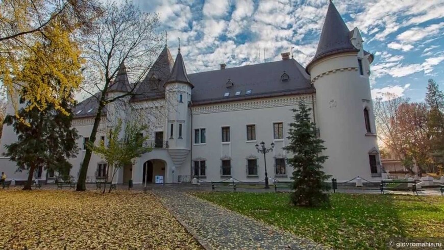 Замок Karolyi