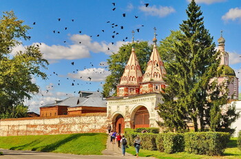 Лучшие малые города России для весенних путешествий