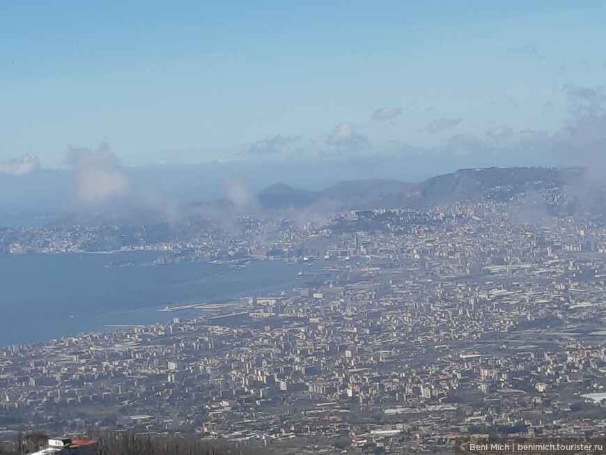 Вид на Неаполь с Везувия