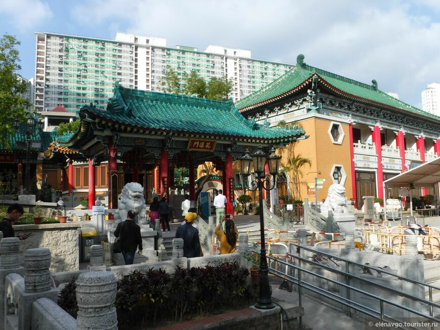 В Гонконг на новогодние праздники. День 1. Храм Вонг Тай Син. «Симфония огней»