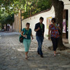 Туристы гуляют по Пловдиву