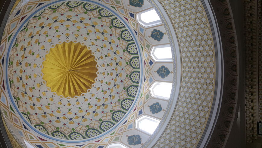 Потолок купола мечети 