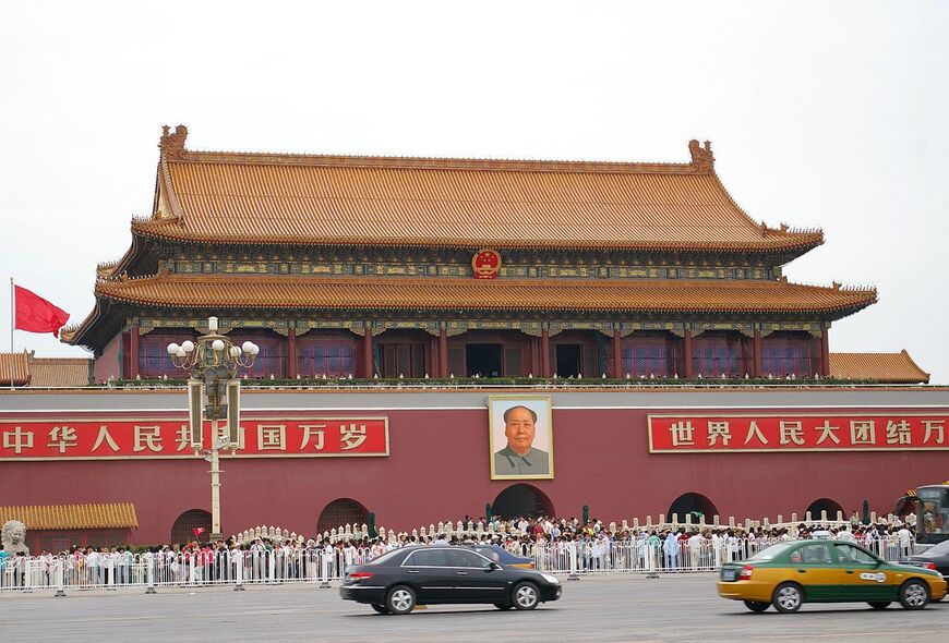 Ворота Тяньаньмэнь, давшие название площади