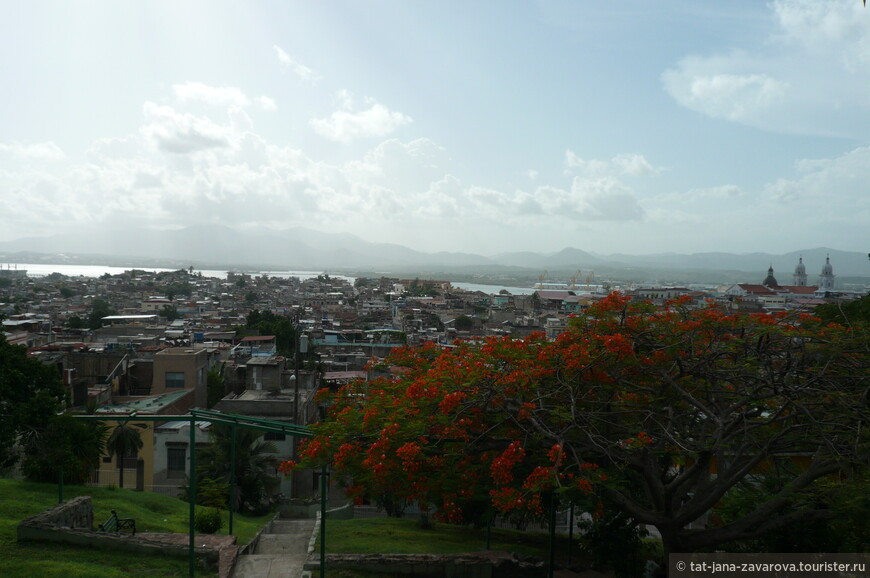 Вид на Сантьяго-де-Куба.