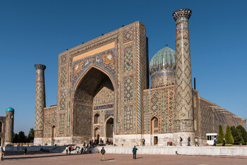 Узбекистан упростил въезд туристам ещё трёх стран